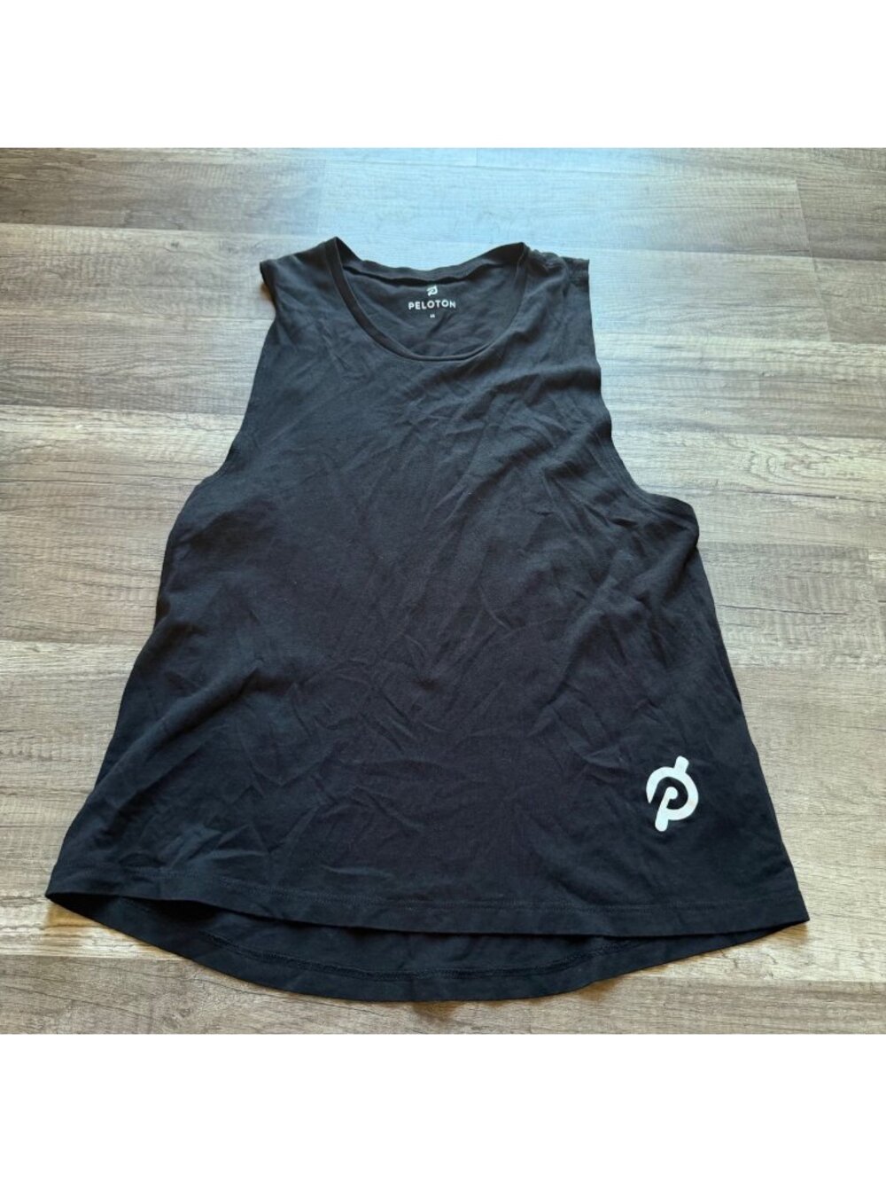 Peloton Womens Black Sleeveless Tank Top Workout‎ Shirt Logo High-Low Hem Size M